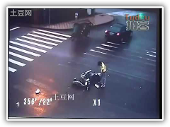 Crazy Motorcycle Crash Chinese Man Flips and Lands on feet