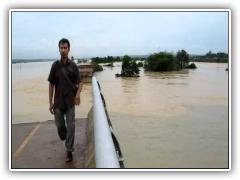 ถ.เซ้าเทิร์น น้ำท่วมสะพานขาด