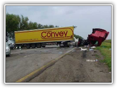 รถพ่วงยางระเบิด กวาดแหลกยับเยิน