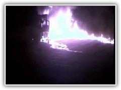 รถบรรทุกชนรถโดยสาร ไฟลุกทั้งคัน